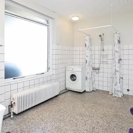 Two-bedroom In Ebeltoft 18 *